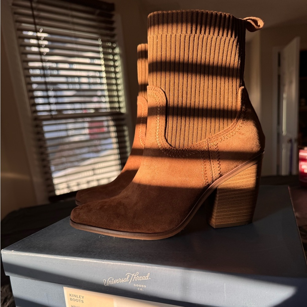 Universal Thread Kinley Boots - Picture 3 of 6